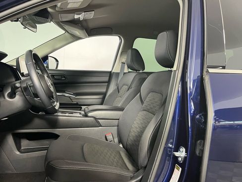 Used 2024 Nissan Pathfinder SV w/ Lighting Package (N92) image 20