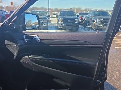 Used 2019 Jeep Grand Cherokee Altitude image 19