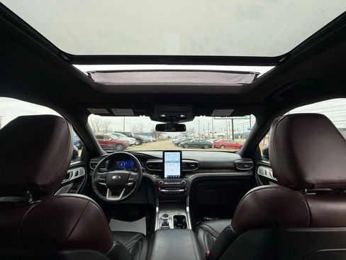 Used 2020 Ford Explorer Platinum w/ Premium Technology Package image 27