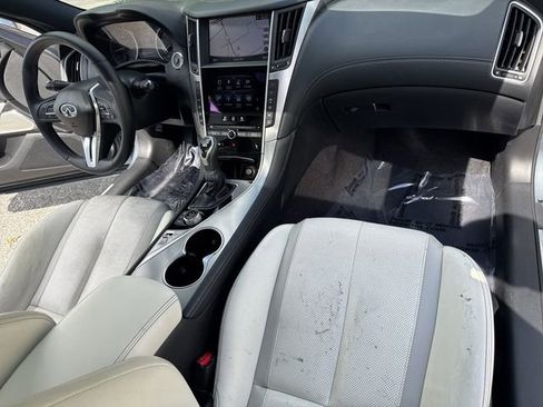Used 2017 INFINITI Q60 2.0t w/ Premium Plus Package 2.0T RWD image 9
