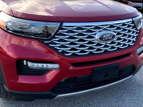 Used 2022 Ford Explorer Platinum w/ Technology Package image 29