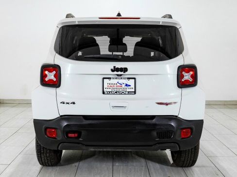 Used 2023 Jeep Renegade Trailhawk image 7
