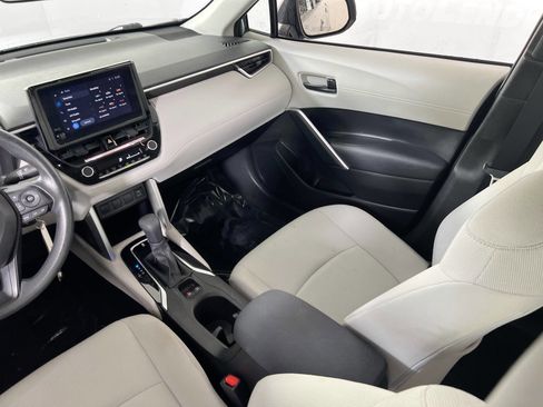 Used 2023 Toyota Corolla Cross L image 21