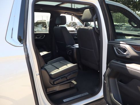 Used 2023 Chevrolet Suburban High Country AWD/4WD image 33