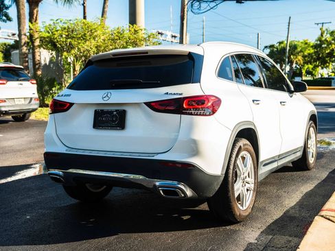 Used 2022 Mercedes-Benz GLA 250 4MATIC w/ Premium Package image 12