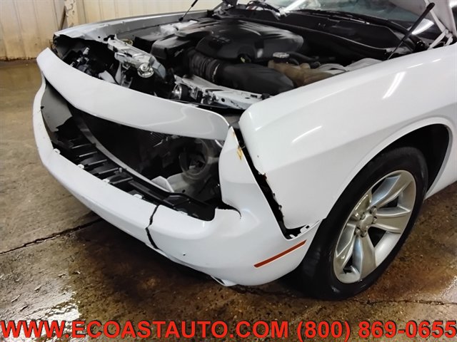 Used 2019 Dodge Challenger SXT RWD image 19