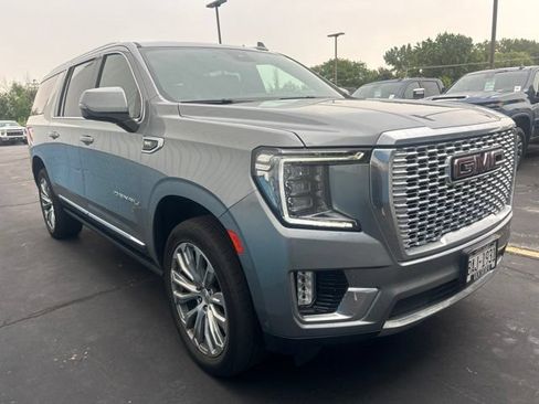 Used 2023 GMC Yukon XL Denali w/ Denali Reserve Package AWD/4WD image 7