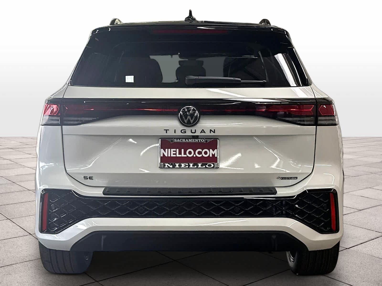 New 2026 Volkswagen Tiguan SE R-Line AWD/4WD image 4