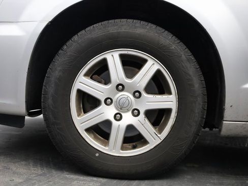 Used 2012 Chrysler Town & Country Touring w/ Entertainment Group #1 image 8