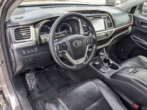 Used 2014 Toyota Highlander Limited Platinum image 10