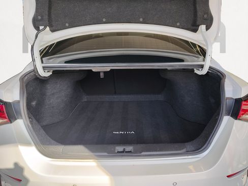 Used 2020 Nissan Sentra SR w/ Electronics Package FWD image 13