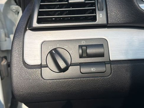 Used 2006 BMW M3 Convertible RWD image 28