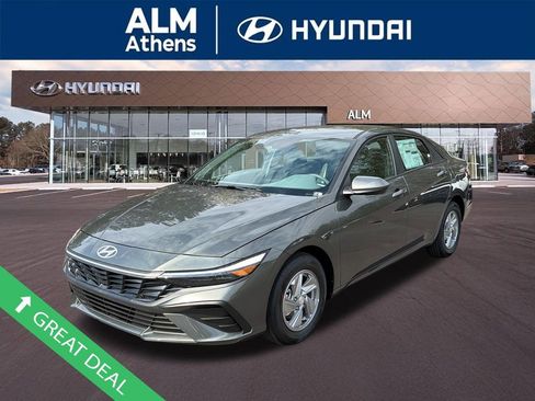New 2026 Hyundai Elantra SE image 1