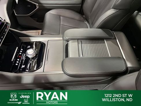 New 2026 Jeep Grand Wagoneer L Limited image 39