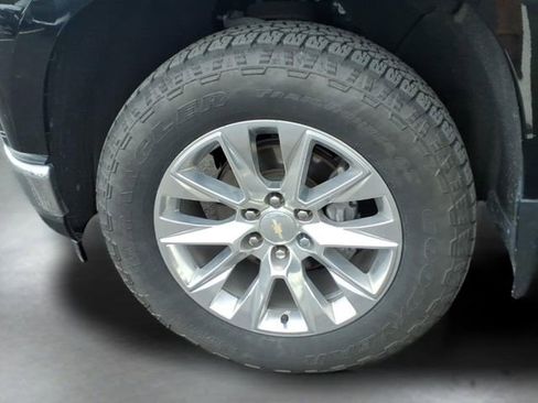 Used 2019 Chevrolet Silverado 1500 LTZ w/ LTZ Convenience Package image 18