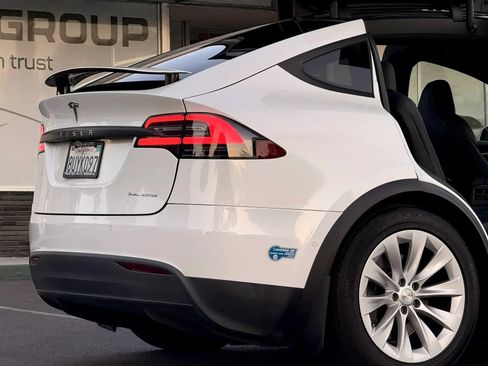 Used 2019 Tesla Model X Long Range AWD/4WD image 9