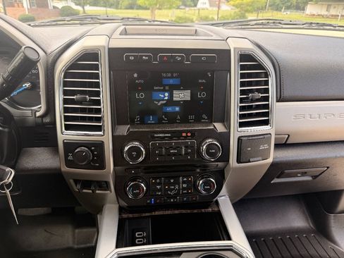 Used 2017 Ford F250 Lariat w/ Lariat Value Package AWD/4WD image 16