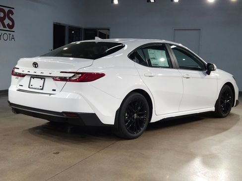 New 2026 Toyota Camry SE FWD image 7