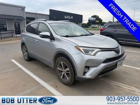Used 2018 Toyota RAV4 XLE FWD image 2