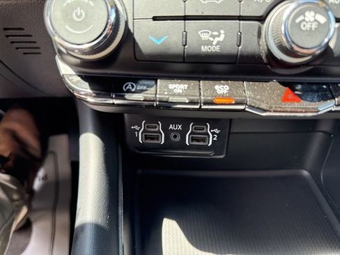 Used 2025 Dodge Durango GT AWD/4WD image 40