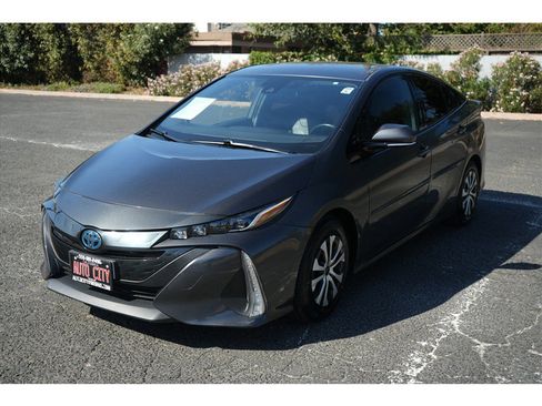 Used 2017 Toyota Prius Prime Premium w/ Carpet Mat Package FWD image 3