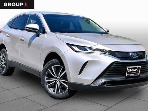 Used 2023 Toyota Venza LE AWD/4WD image 3