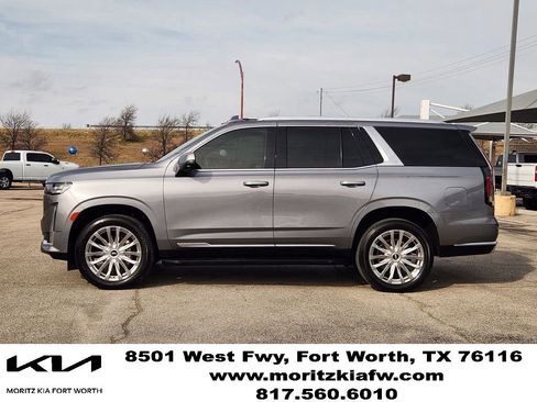 Used 2021 Cadillac Escalade Premium Luxury RWD image 4