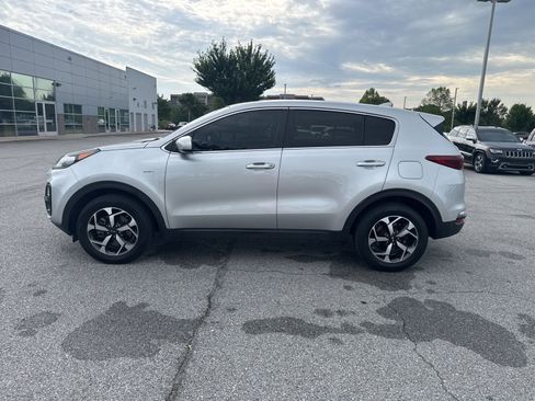 Used 2020 Kia Sportage LX AWD/4WD image 8