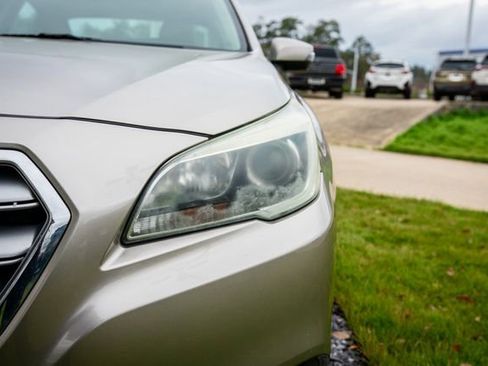 Used 2016 Subaru Legacy 2.5i Limited image 3