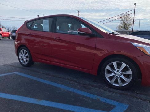 Used 2014 Hyundai Accent SE image 32