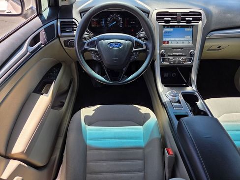 Used 2019 Ford Fusion SE AWD/4WD image 16