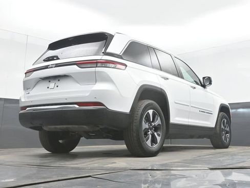 Used 2022 Jeep Grand Cherokee Limited 4xe w/ Luxury Tech Group II AWD/4WD image 49