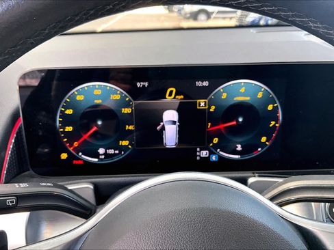 Used 2022 Mercedes-Benz GLB 250 image 25