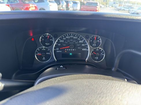 Used 2024 GMC Savana 2500 Work Van w/ Driver Convenience Package image 9