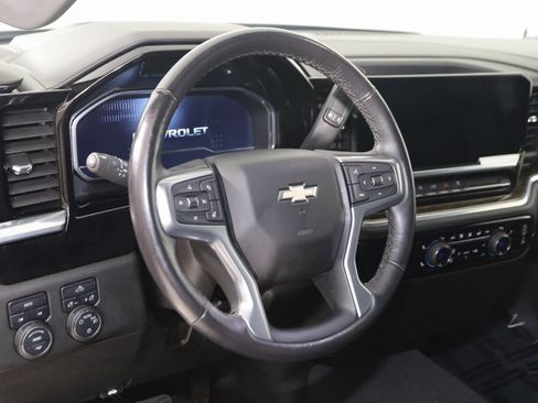 Used 2022 Chevrolet Silverado 1500 LT image 6