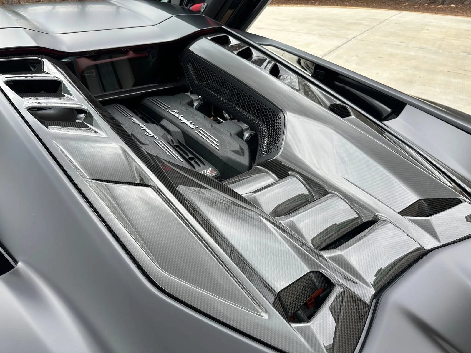 Used 2024 Lamborghini Revuelto AWD/4WD image 18