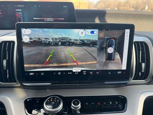 New 2026 Ford Expedition Active image 22