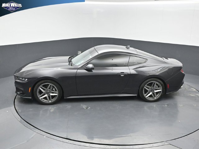 Used 2024 Ford Mustang Coupe RWD image 12