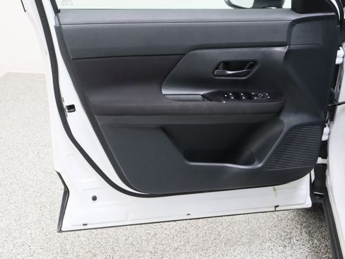 Used 2025 Nissan Kicks S FWD image 12