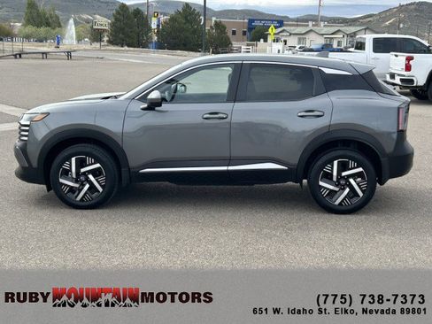 Used 2025 Nissan Kicks SV FWD image 4