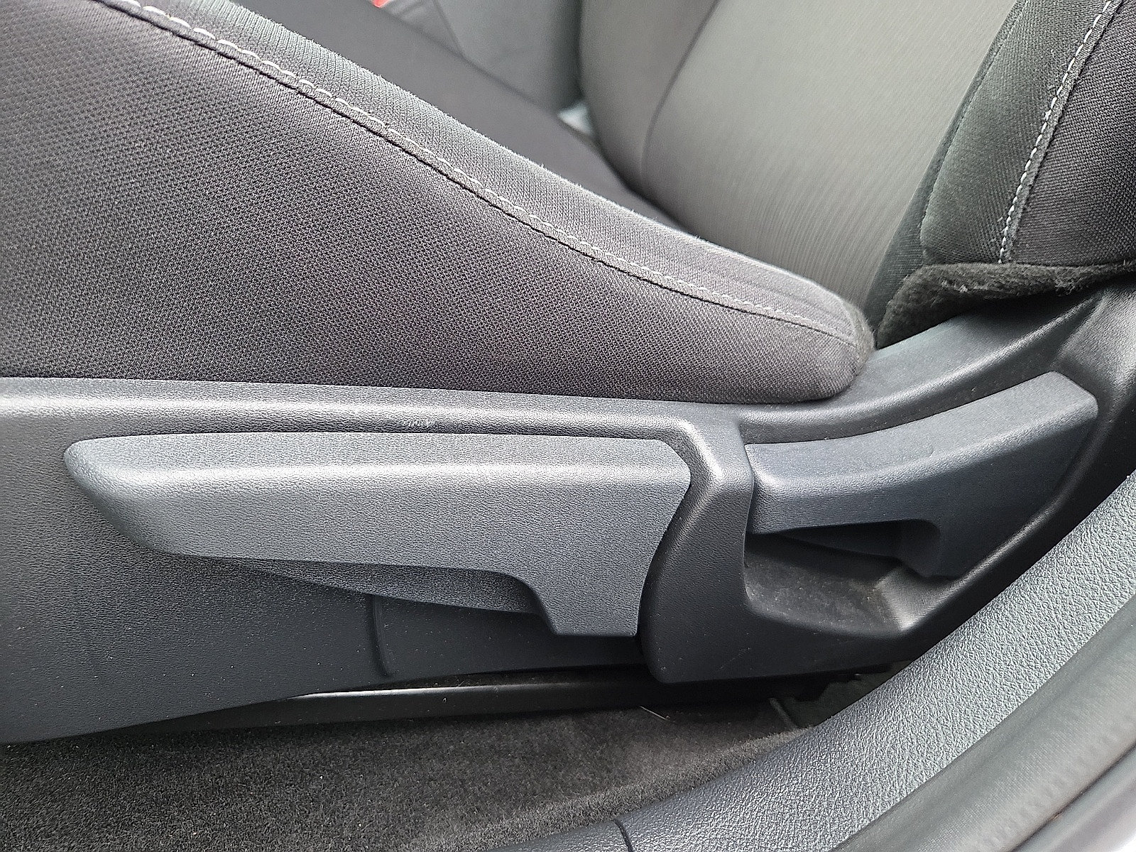 Used 2025 Nissan Sentra SV FWD image 15