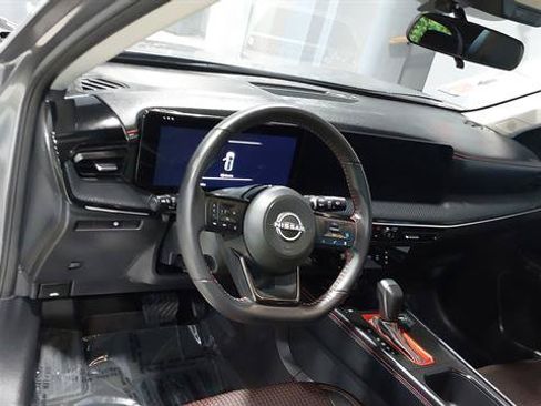 Used 2025 Nissan Kicks SR AWD/4WD image 19