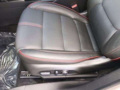 Used 2025 Chevrolet TrailBlazer RS w/ Convenience Package image 12