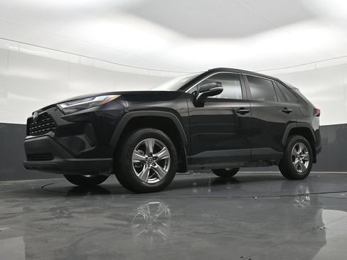 Used 2025 Toyota RAV4 XLE w/ Convenience Package FWD image 24