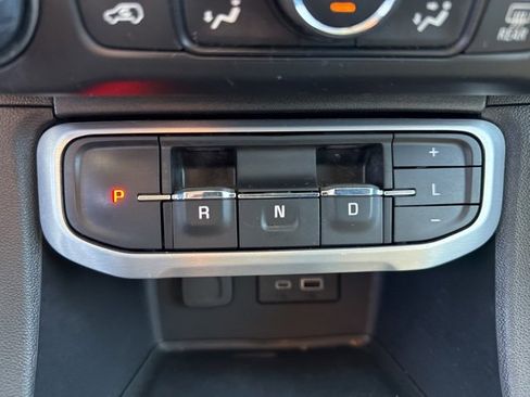 Certified 2020 GMC Acadia SLT w/ Driver Alert Package II image 21