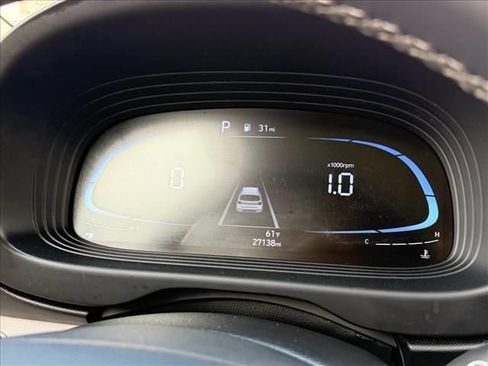 Used 2024 Hyundai Venue SEL FWD image 22