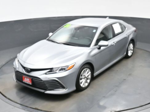 Used 2024 Toyota Camry LE FWD image 32