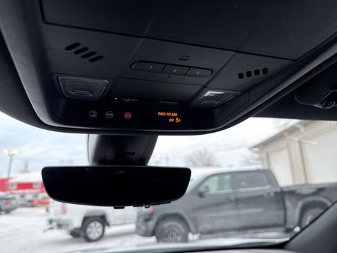 Used 2022 Buick Enclave Premium image 42