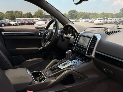 Used 2016 Porsche Cayenne S AWD/4WD image 23