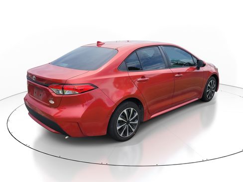 Used 2020 Toyota Corolla LE FWD image 7